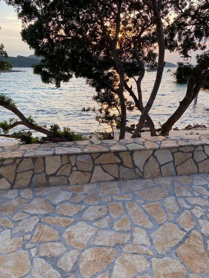 Beach House Danica - Resort & Tavern Bain, Free Transport, Pool, Island Of Zut - Kornati Pristanisce Extérieur photo