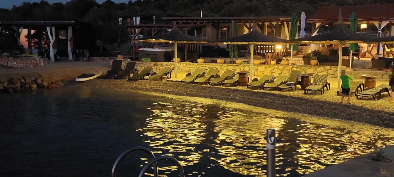 Beach House Danica - Resort & Tavern Bain, Free Transport, Pool, Island Of Zut - Kornati Pristanisce Extérieur photo