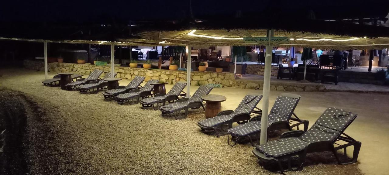 Beach House Danica - Resort & Tavern Bain, Free Transport, Pool, Island Of Zut - Kornati Pristanisce Extérieur photo