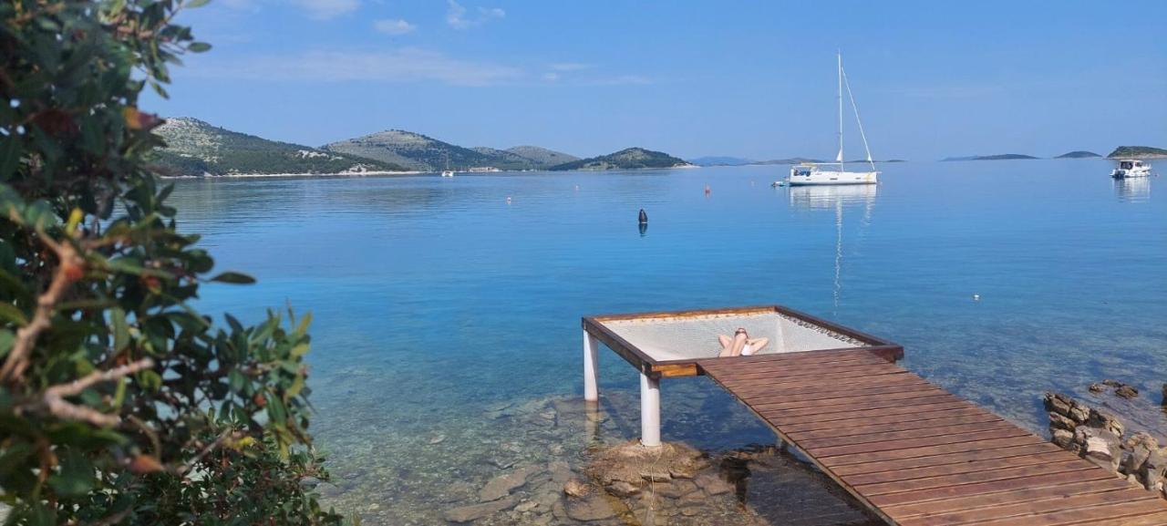 Beach House Danica - Resort & Tavern Bain, Free Transport, Pool, Island Of Zut - Kornati Pristanisce Extérieur photo